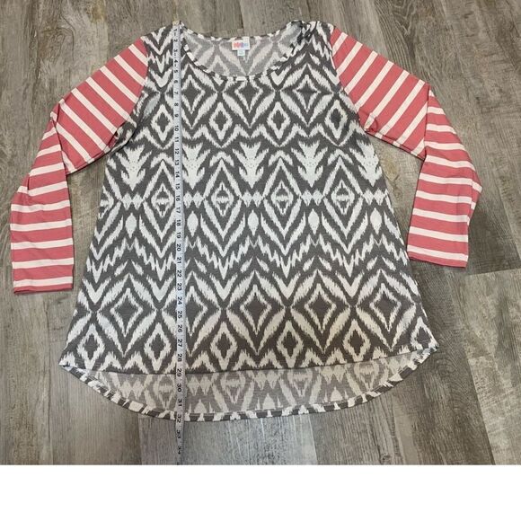 $5 ADD ON ITEM 3/4th sleeve lularoe 2x t-shirt - Picture 6 of 13